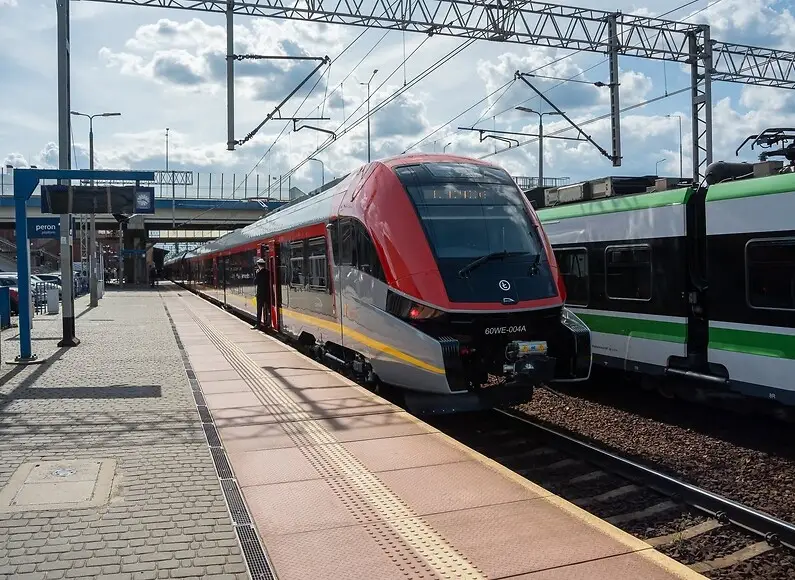 Skierniewice jako centrum inwestycji kolejowych - modernizacja linii nr 12 i nowe pociągi ŁKA