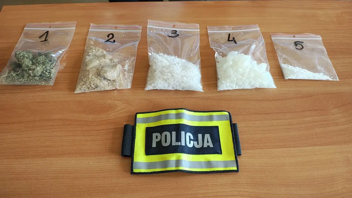 Zatrzymanie 26-latka z dużą ilością narkotyków w Zduńskiej Woli