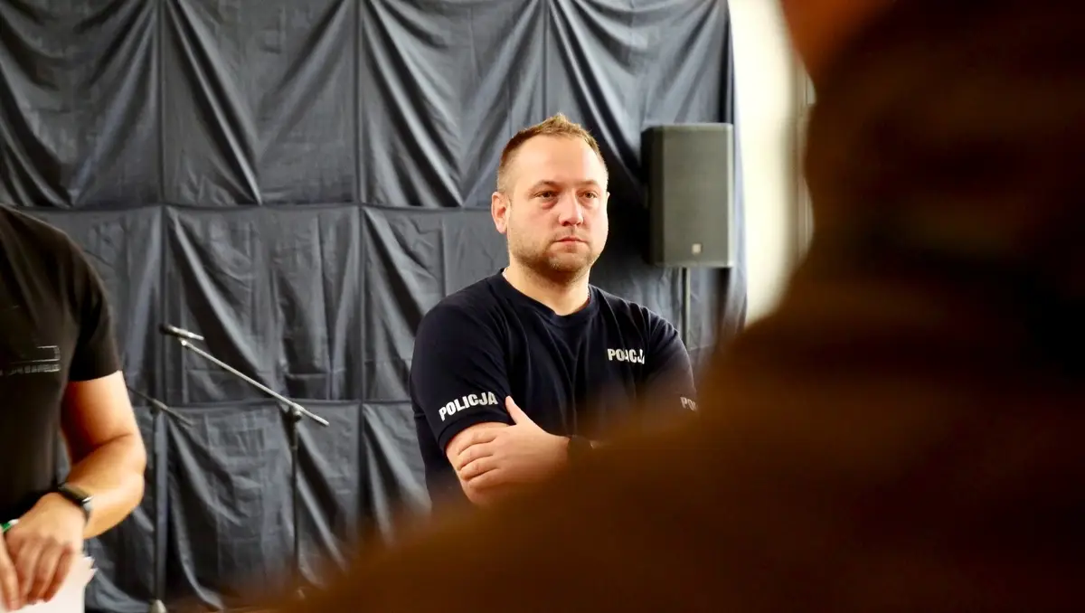 Policjant uratował 14-latkę z dachu budynku w Radomsku