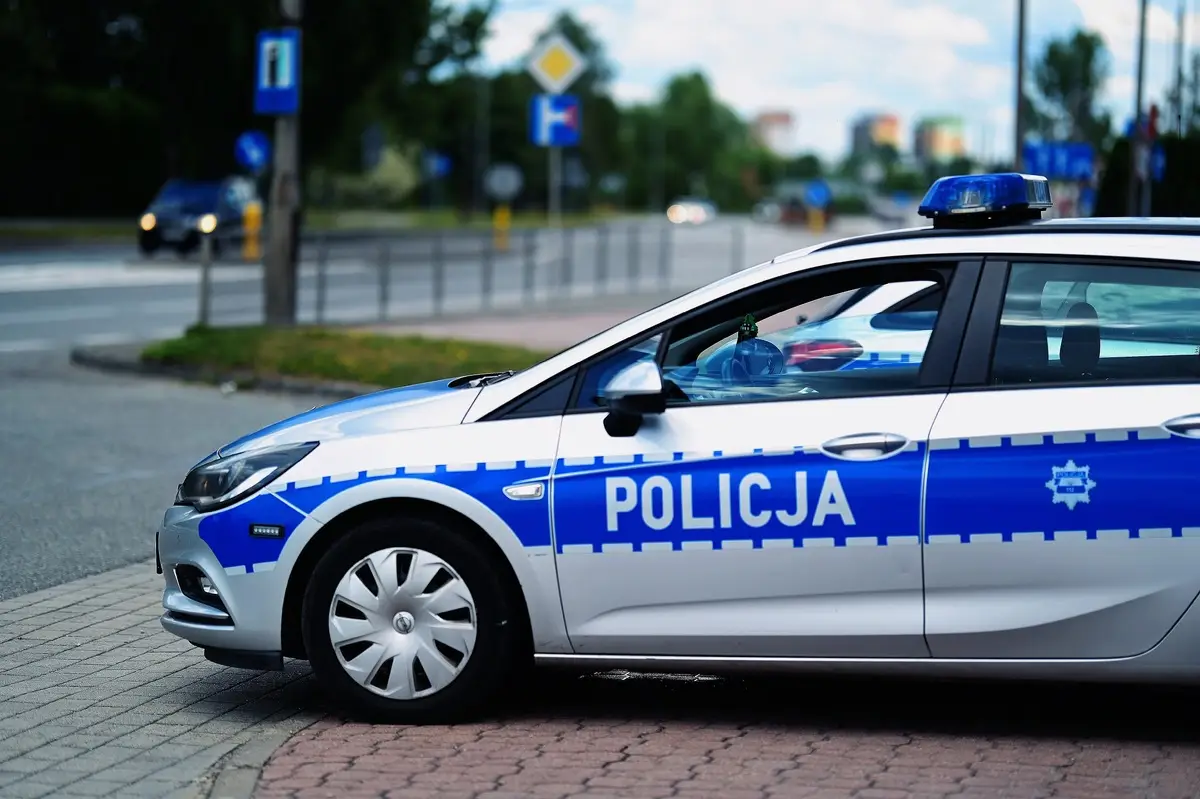 Bezpieczeństwo pieszych po zmroku podczas wakacji