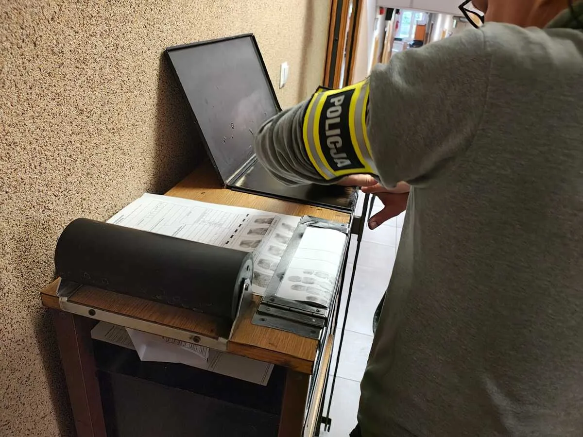 Zatrzymanie handlarza nielegalnymi wyrobami tytoniowymi w Zgierzu