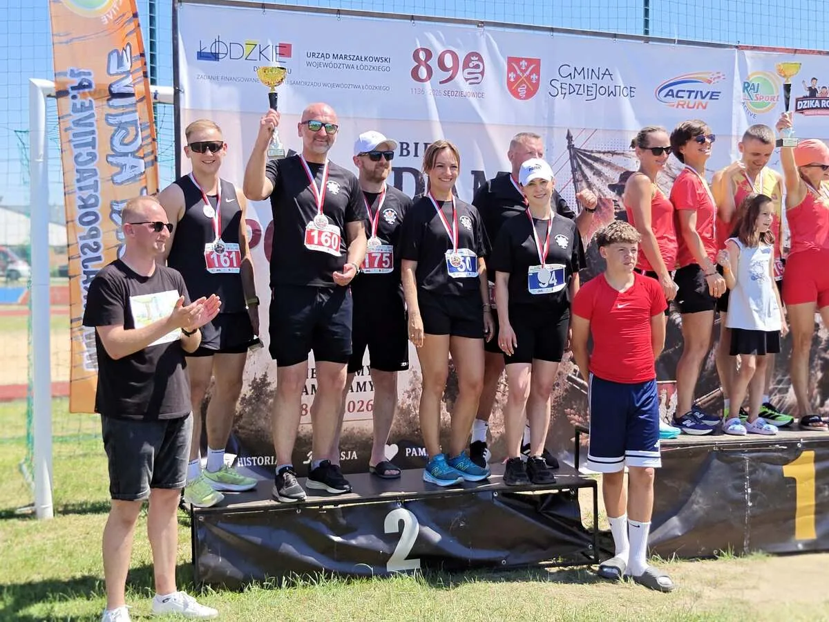 Policja w Łasku uczciła 100-lecie sportu w Polskiej Policji podczas IV Biegu Śladami Powstańców 1863 roku