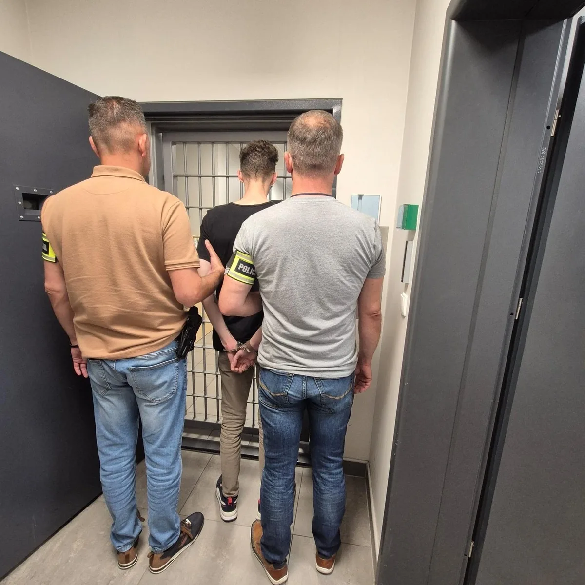 Zatrzymanie 23-latka za oszustwa metodą "na policjanta"