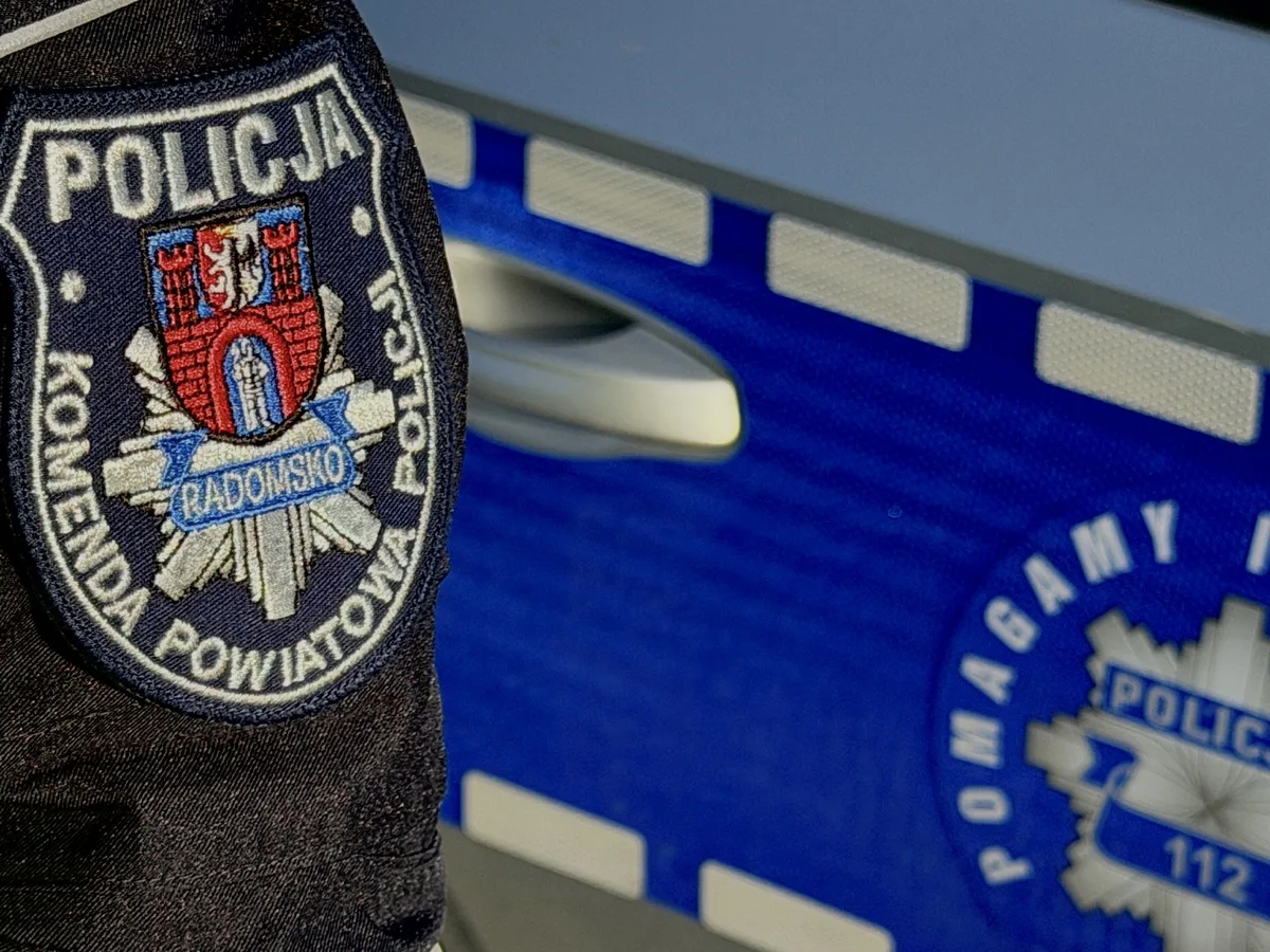Mężczyzna ukrył się przed policją w budzie