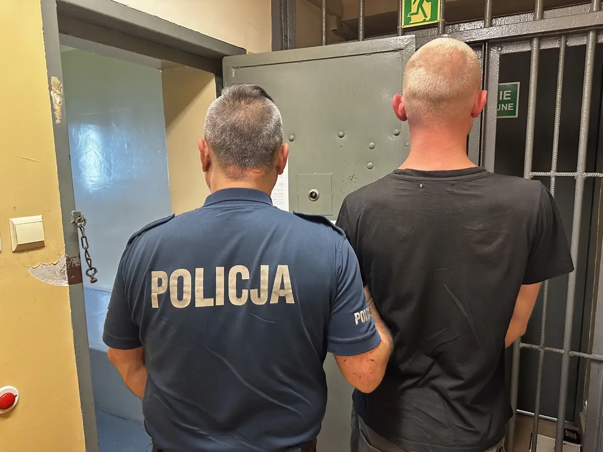 Zatrzymanie dwóch mężczyzn z narkotykami oraz odzyskanie skradzionego roweru
