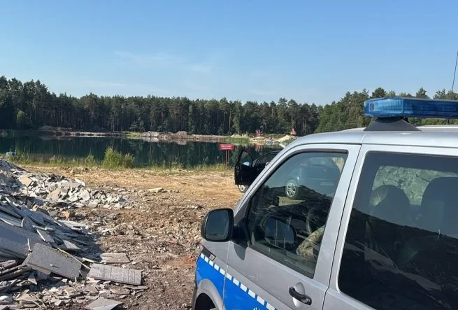 Zasady bezpieczeństwa nad wodą – kluczowe informacje