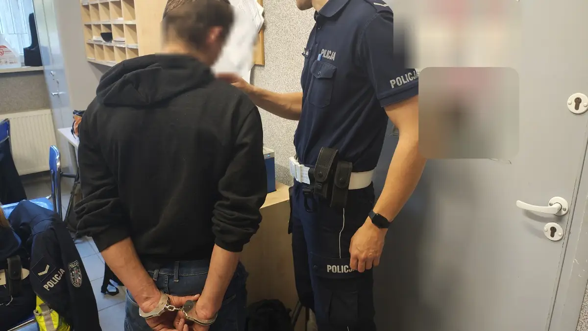 Młody kierowca z nietrzeźwością doprowadził do wypadku w Pabianicach