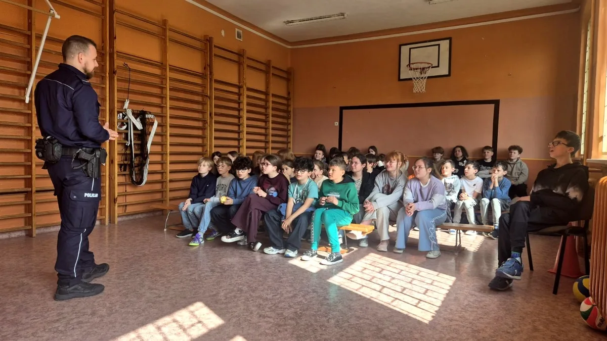 Spotkanie o bezpieczeństwie i odpowiedzialnych zachowaniach w Gazomii Starej