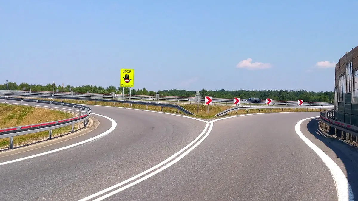 Rowerzysta na autostradzie A1