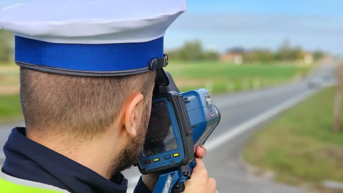 Zatrzymanie prawa jazdy za przekroczenie prędkości o 53 km/h poza obszarem zabudowanym