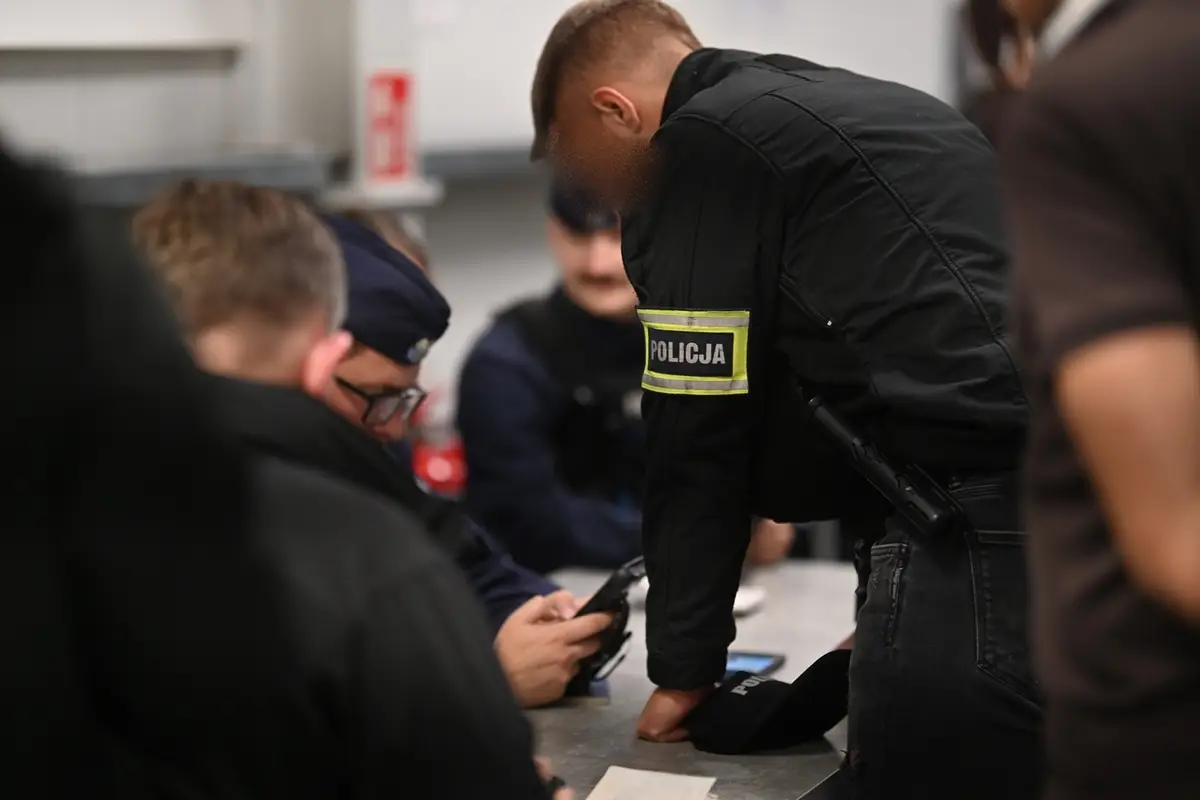 Kontrole służb w Skierniewicach: ponad 150 osób sprawdzonych